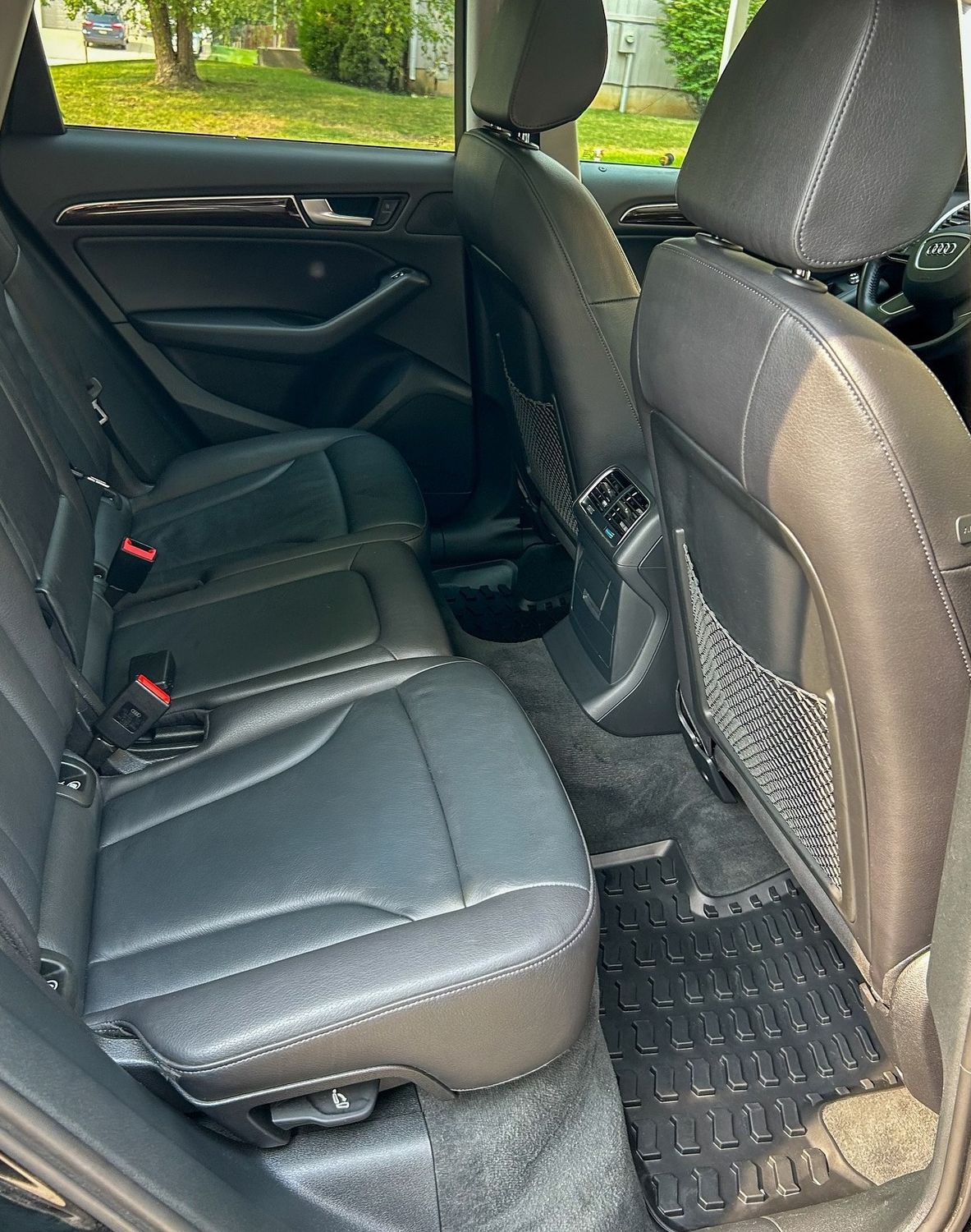 Audi Q5 rear bench after detailing