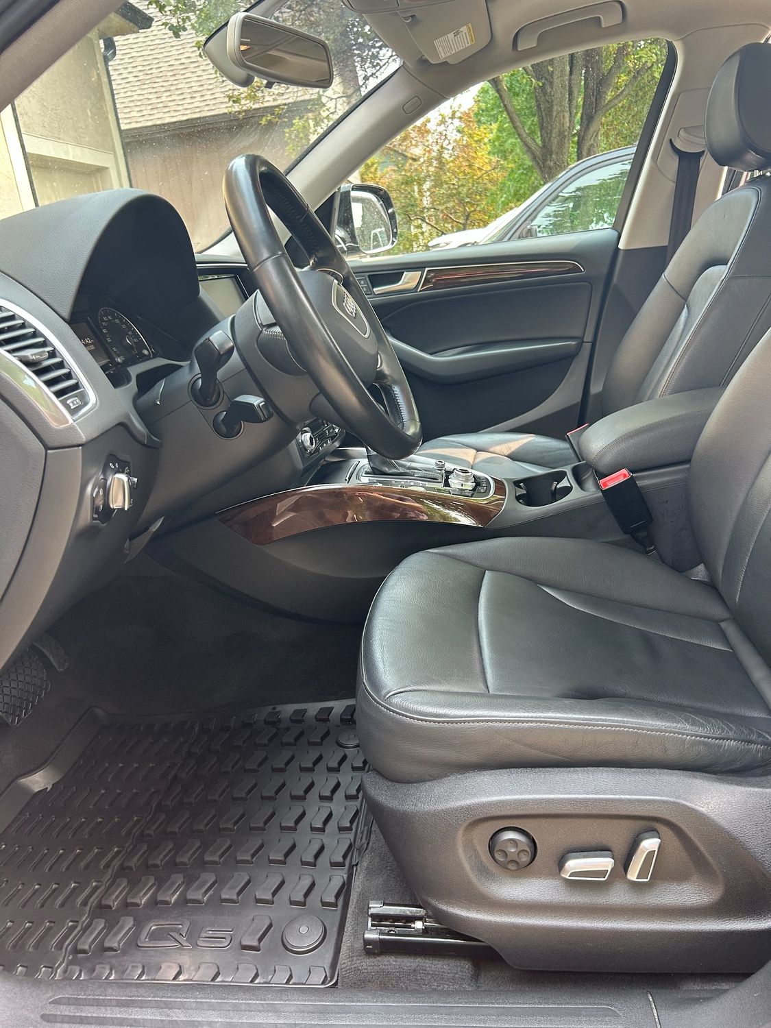 Audi Q5 driver seat after detailing
