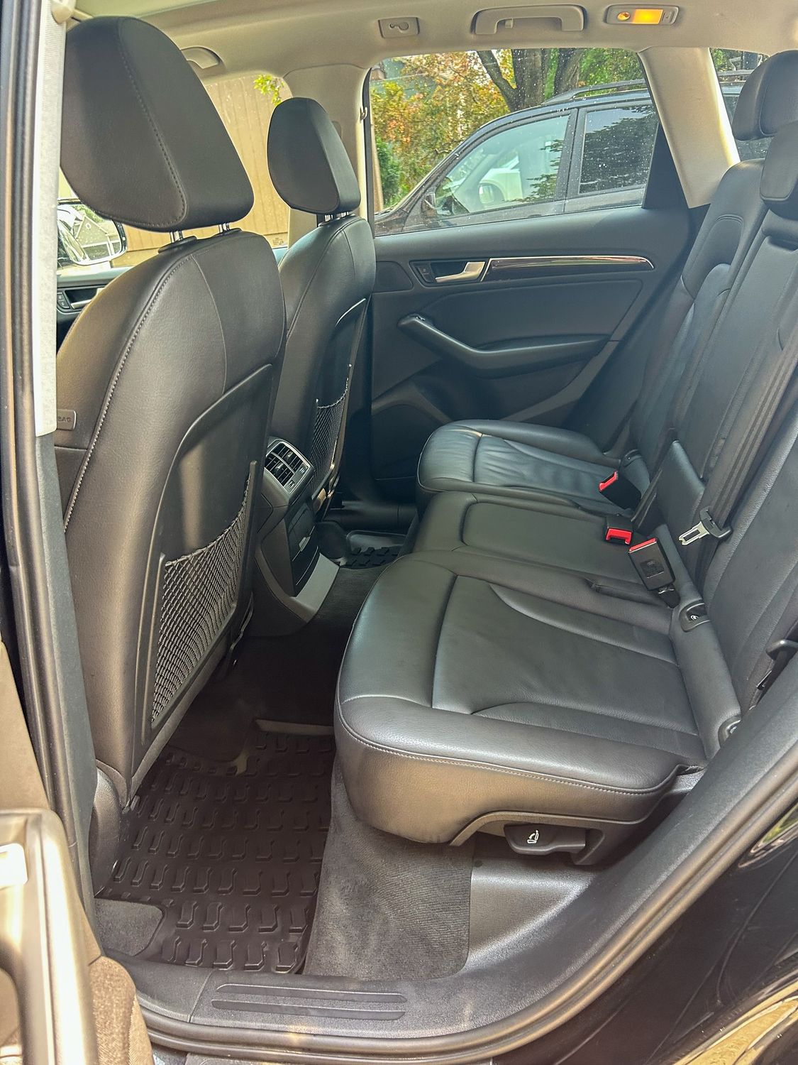 Audi Q5 rear cabin, interior detailed